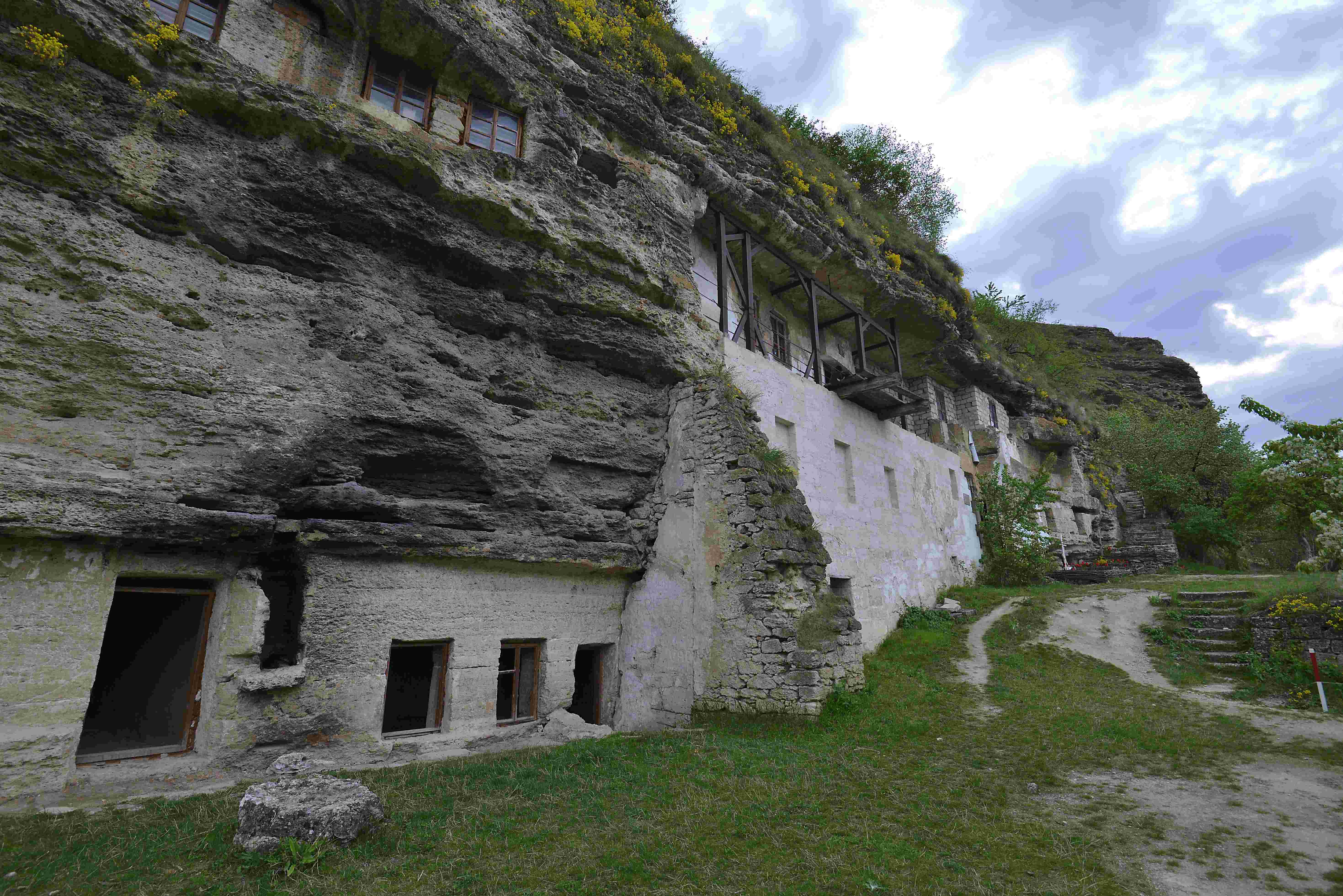 ⛪ Mănăstirea <rupestră> Țipova