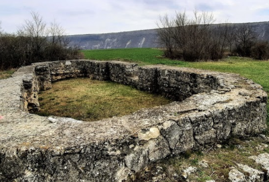 🏰 Ruinele citadelei medievale