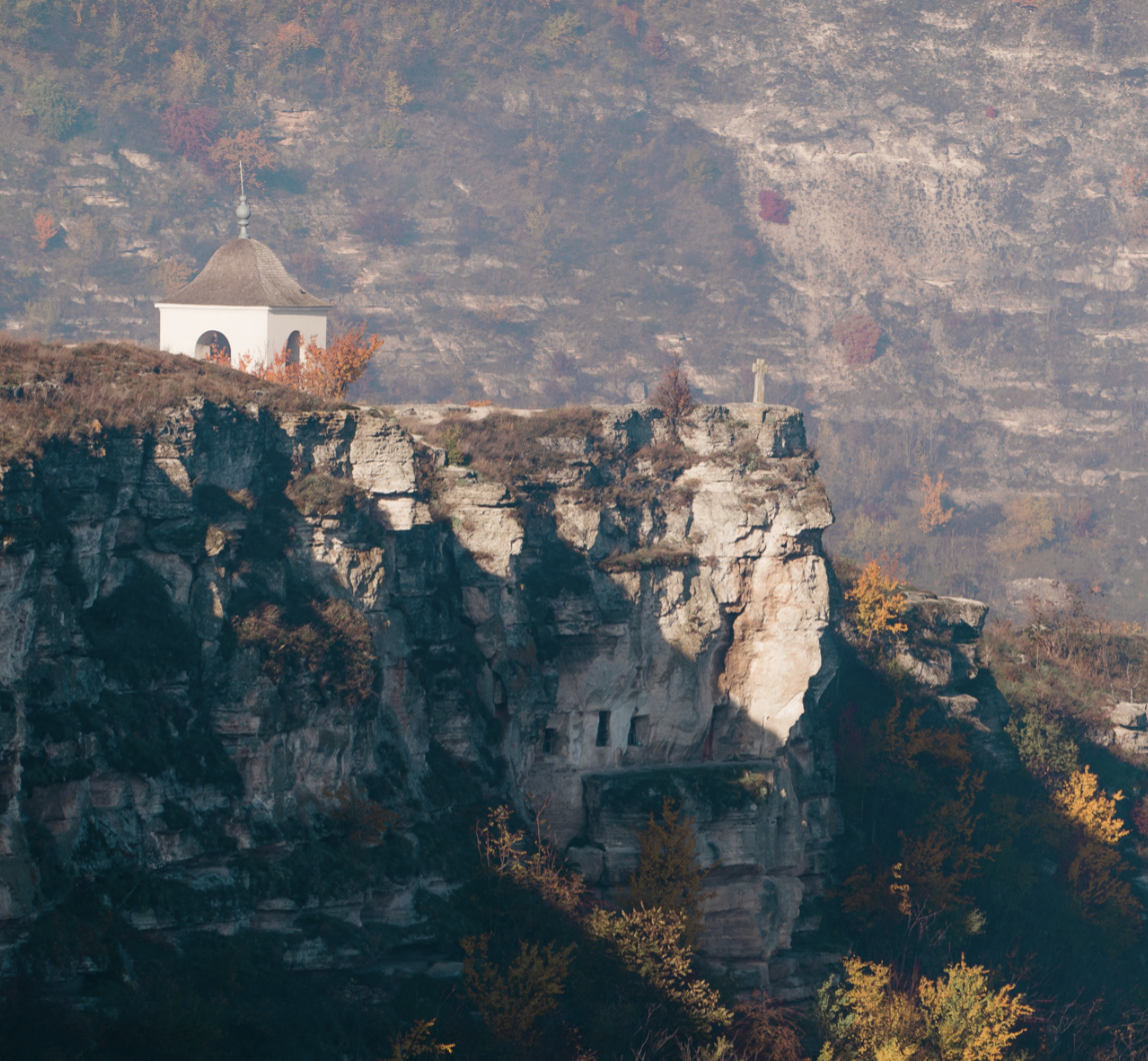 ⛪ Mănăstirea Rupestră "Peștera" 🪨